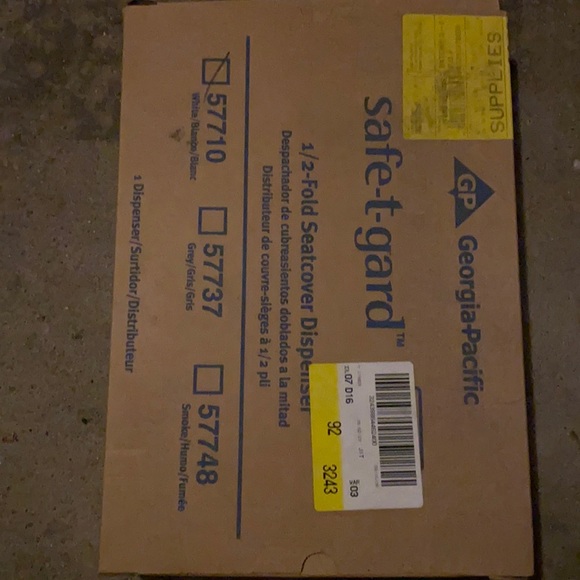 Georgia Pacific Safe-T-guard seat cover dispenser - Picture 1 of 2